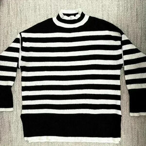 Philosophy SOFT large striped black and white long sleeve